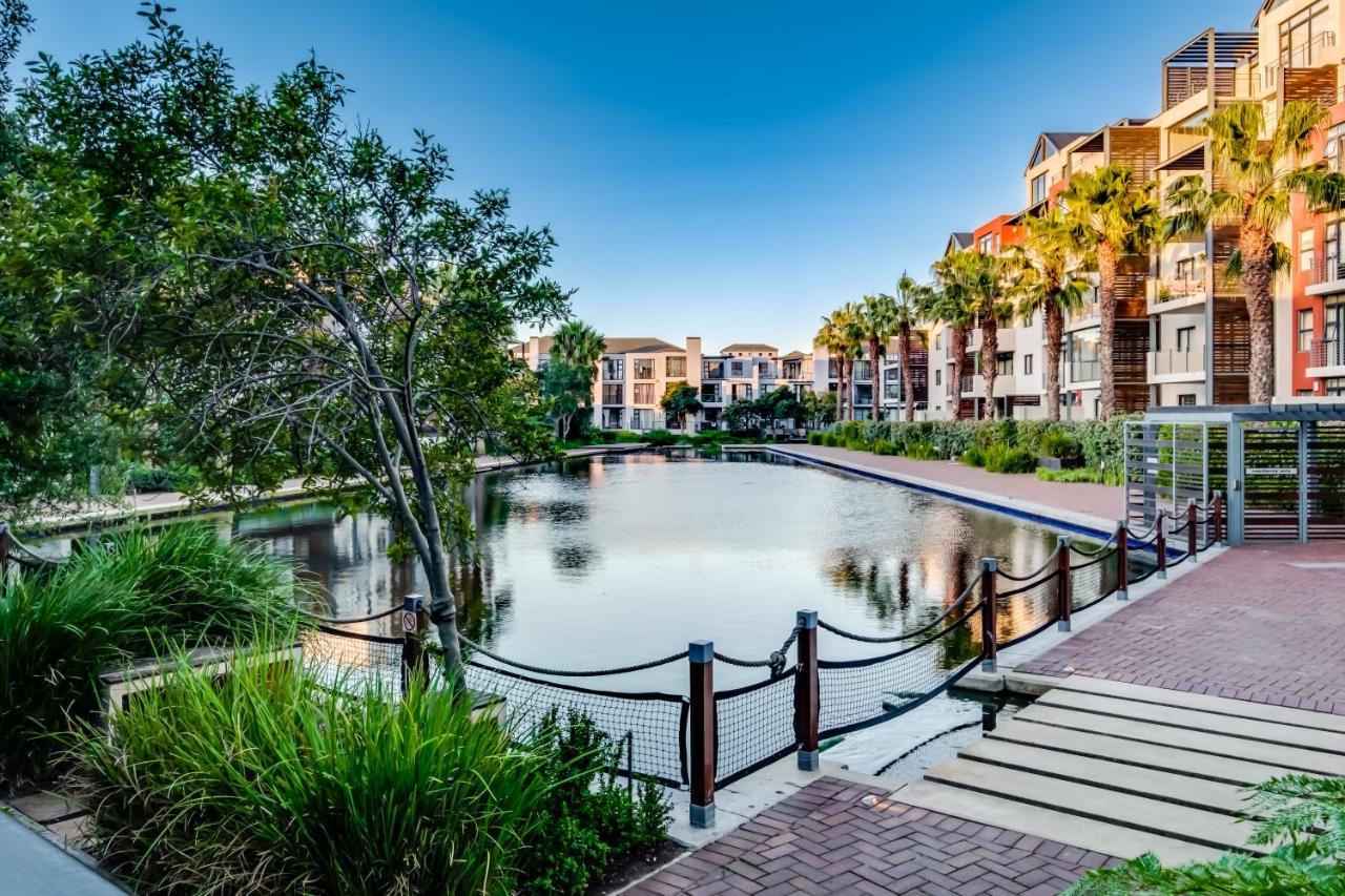 Belina - Quayside Canal View Apartment