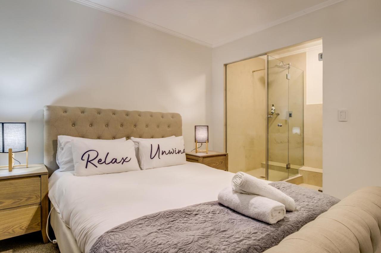 Belina - Quayside Canal View Apartment Cape Town